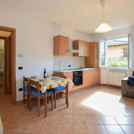 דירה 1 Bedroom Lovely In דומאסו