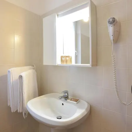 דירה 1 Bedroom Lovely In